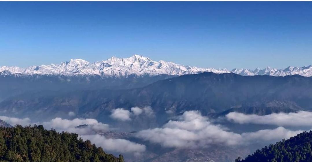 ホテル The Ranikhet Continental エクステリア 写真