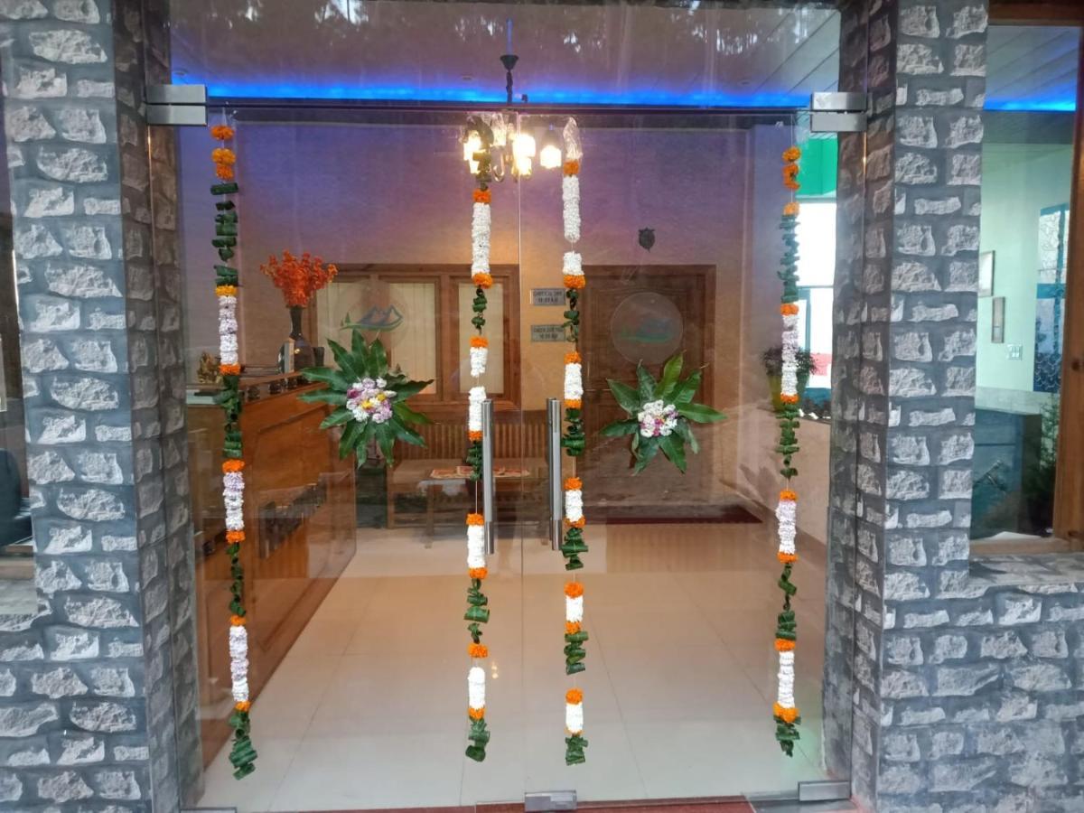 ホテル The Ranikhet Continental エクステリア 写真